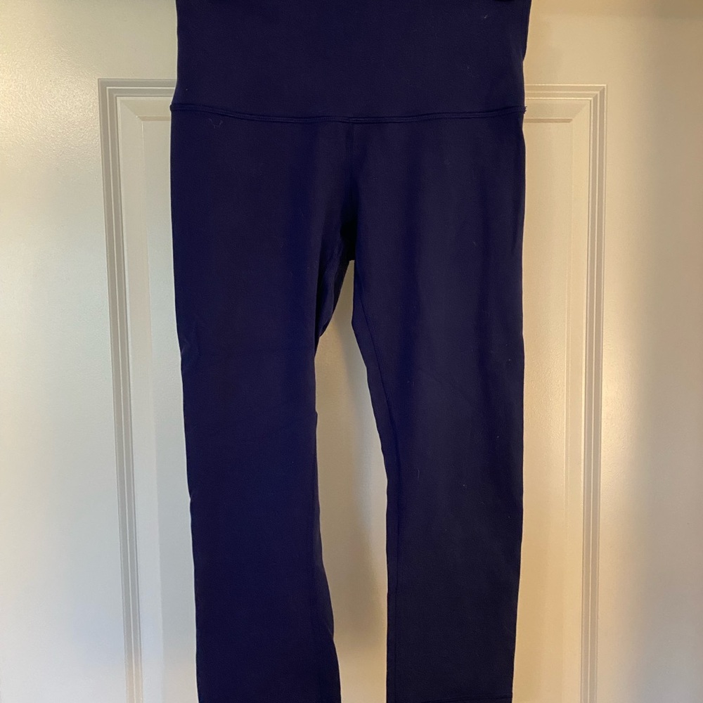 Women’s Lululemon Blue Yoga Capri Pant